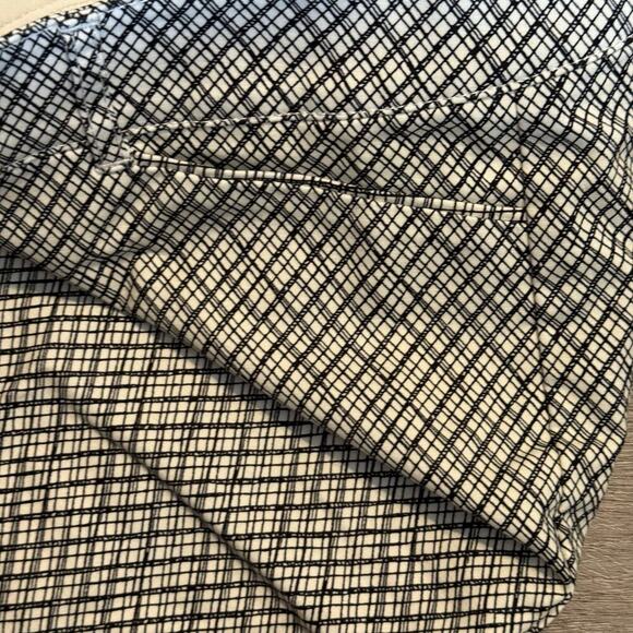 White House Black Market Women’s Bermuda Shorts Sz 8 Career Casual - Picture 10 of 12